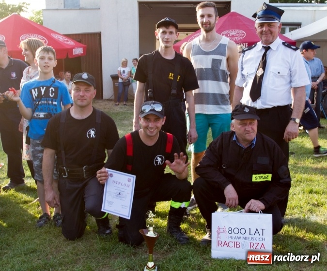 Zdjęcie w galerii na portalu naszraciborz.pl: Sudół wśród panów, Markowice wśród pań. Miejskie zawody sportowo-pożarnicze za nami wiadomości z regionu