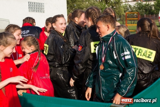 Zdjęcie w galerii na portalu naszraciborz.pl: Sudół wśród panów, Markowice wśród pań. Miejskie zawody sportowo-pożarnicze za nami wiadomości z regionu
