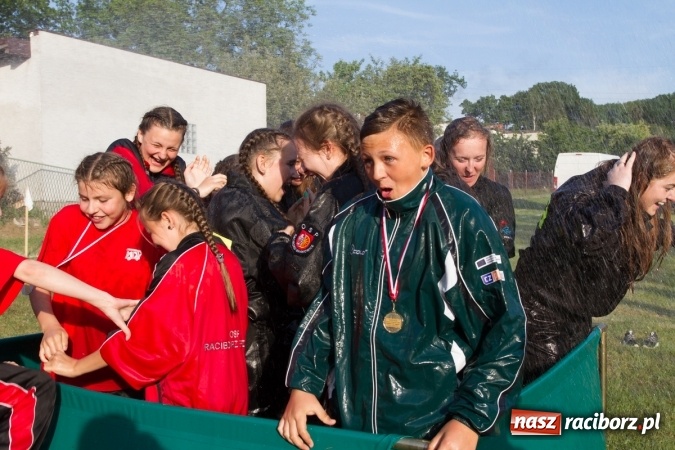 Zdjęcie w galerii na portalu naszraciborz.pl: Sudół wśród panów, Markowice wśród pań. Miejskie zawody sportowo-pożarnicze za nami wiadomości z regionu