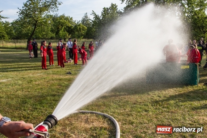 Zdjęcie w galerii na portalu naszraciborz.pl: Sudół wśród panów, Markowice wśród pań. Miejskie zawody sportowo-pożarnicze za nami wiadomości z regionu