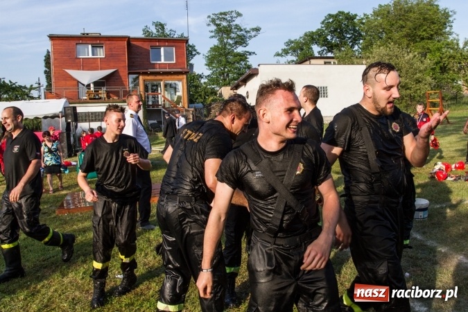 Zdjęcie w galerii na portalu naszraciborz.pl: Sudół wśród panów, Markowice wśród pań. Miejskie zawody sportowo-pożarnicze za nami wiadomości z regionu