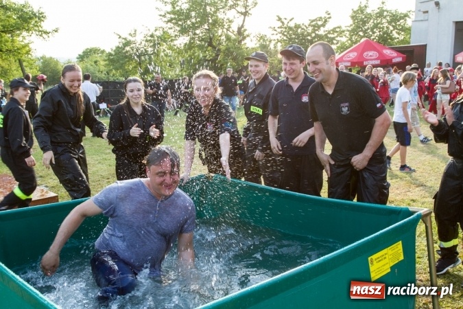 Zdjęcie w galerii na portalu naszraciborz.pl: Sudół wśród panów, Markowice wśród pań. Miejskie zawody sportowo-pożarnicze za nami wiadomości z regionu