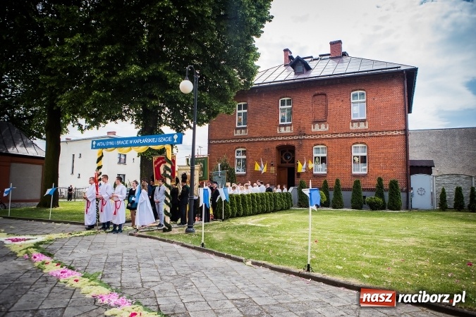 Zdjęcie w galerii na portalu naszraciborz.pl: Wielkie święto w Borucinie - prymicje ks. Dawida Sichmy  wiadomości z regionu