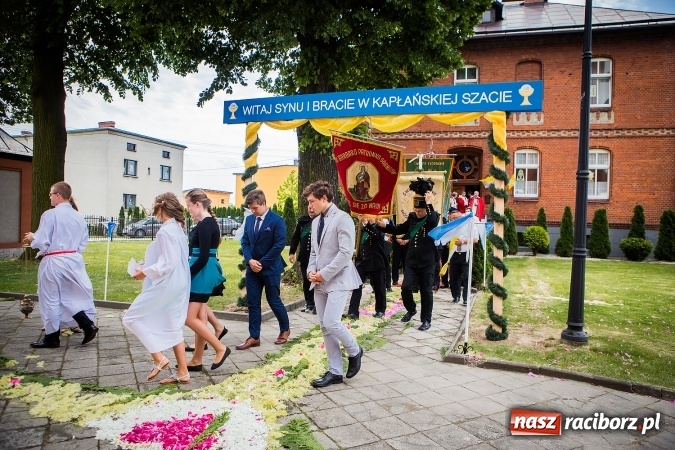 Zdjęcie w galerii na portalu naszraciborz.pl: Wielkie święto w Borucinie - prymicje ks. Dawida Sichmy  wiadomości z regionu