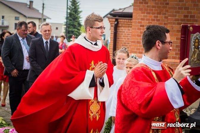 Zdjęcie w galerii na portalu naszraciborz.pl: Wielkie święto w Borucinie - prymicje ks. Dawida Sichmy  wiadomości z regionu