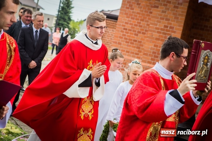 Zdjęcie w galerii na portalu naszraciborz.pl: Wielkie święto w Borucinie - prymicje ks. Dawida Sichmy  wiadomości z regionu