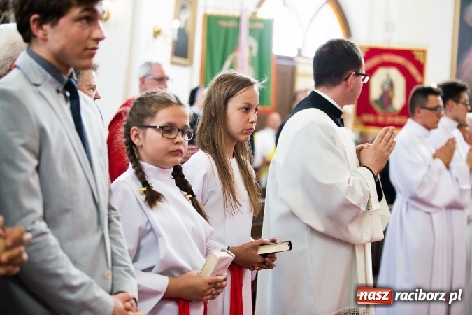 Zdjęcie w galerii na portalu naszraciborz.pl: Wielkie święto w Borucinie - prymicje ks. Dawida Sichmy  wiadomości z regionu