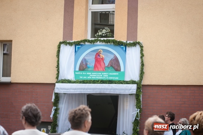 Zdjęcie w galerii na portalu naszraciborz.pl: Parafia WNMP dała Kościołowi nowego kapłana. Prymicje ks. Patryka Wramby  wiadomości z regionu