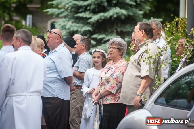 Zdjęcie w galerii na portalu naszraciborz.pl: Parafia WNMP dała Kościołowi nowego kapłana. Prymicje ks. Patryka Wramby  wiadomości z regionu