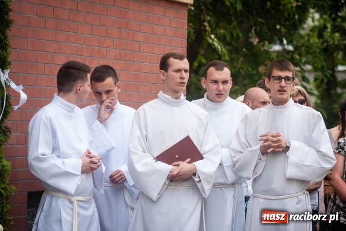 Zdjęcie w galerii na portalu naszraciborz.pl: Parafia WNMP dała Kościołowi nowego kapłana. Prymicje ks. Patryka Wramby  wiadomości z regionu