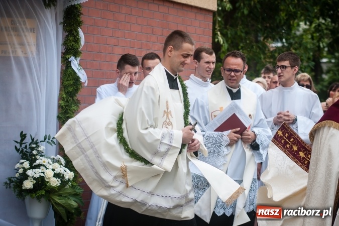 Zdjęcie w galerii na portalu naszraciborz.pl: Parafia WNMP dała Kościołowi nowego kapłana. Prymicje ks. Patryka Wramby  wiadomości z regionu