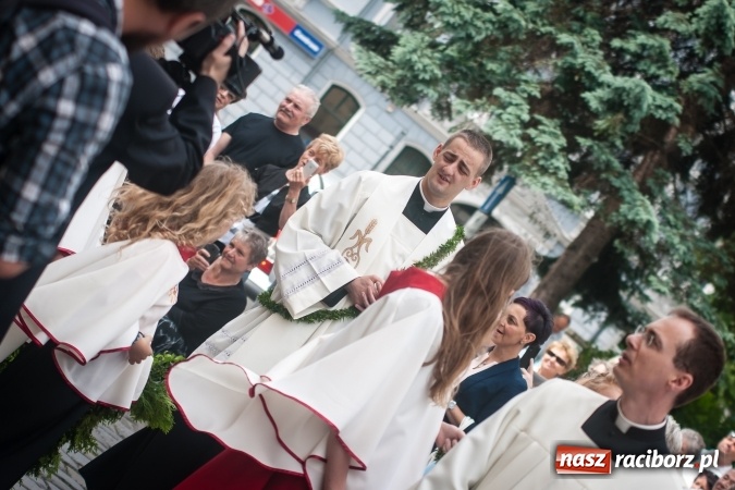 Zdjęcie w galerii na portalu naszraciborz.pl: Parafia WNMP dała Kościołowi nowego kapłana. Prymicje ks. Patryka Wramby  wiadomości z regionu