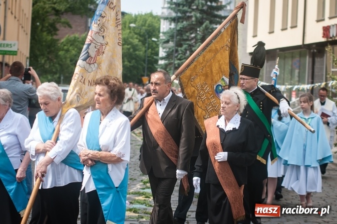 Zdjęcie w galerii na portalu naszraciborz.pl: Parafia WNMP dała Kościołowi nowego kapłana. Prymicje ks. Patryka Wramby  wiadomości z regionu