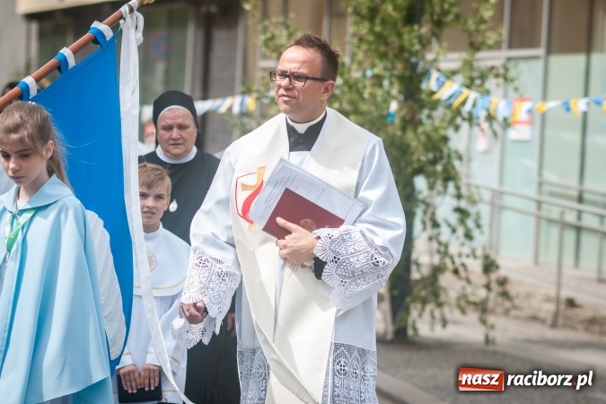 Zdjęcie w galerii na portalu naszraciborz.pl: Parafia WNMP dała Kościołowi nowego kapłana. Prymicje ks. Patryka Wramby  wiadomości z regionu