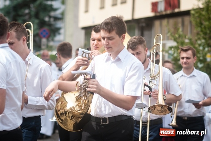 Zdjęcie w galerii na portalu naszraciborz.pl: Parafia WNMP dała Kościołowi nowego kapłana. Prymicje ks. Patryka Wramby  wiadomości z regionu