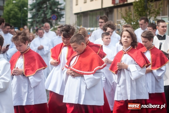 Zdjęcie w galerii na portalu naszraciborz.pl: Parafia WNMP dała Kościołowi nowego kapłana. Prymicje ks. Patryka Wramby  wiadomości z regionu