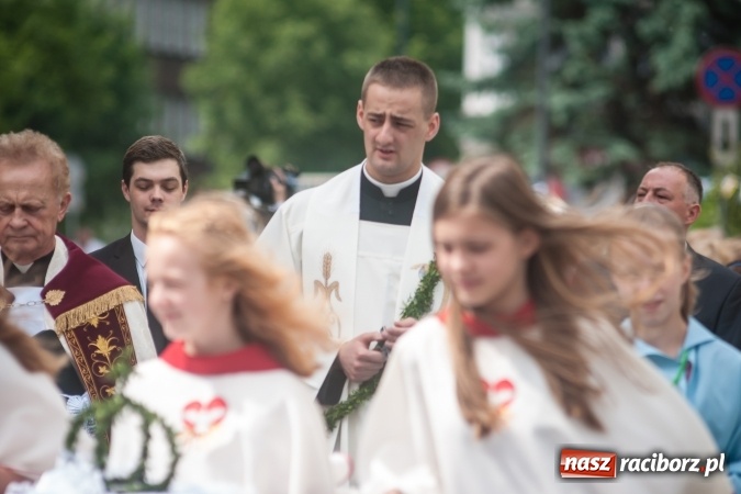 Zdjęcie w galerii na portalu naszraciborz.pl: Parafia WNMP dała Kościołowi nowego kapłana. Prymicje ks. Patryka Wramby  wiadomości z regionu