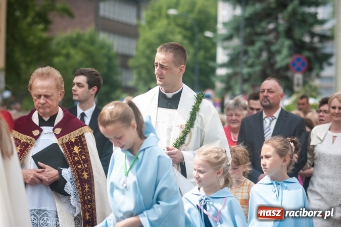 Zdjęcie w galerii na portalu naszraciborz.pl: Parafia WNMP dała Kościołowi nowego kapłana. Prymicje ks. Patryka Wramby  wiadomości z regionu