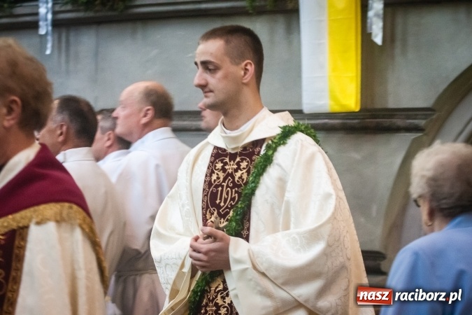 Zdjęcie w galerii na portalu naszraciborz.pl: Parafia WNMP dała Kościołowi nowego kapłana. Prymicje ks. Patryka Wramby  wiadomości z regionu