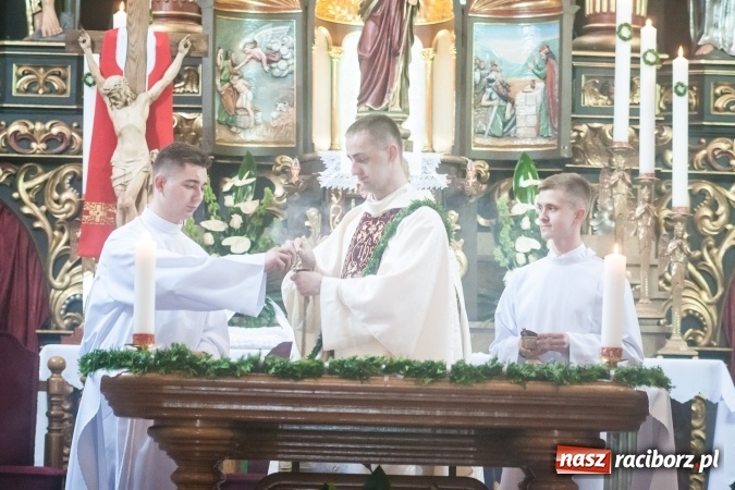Zdjęcie w galerii na portalu naszraciborz.pl: Parafia WNMP dała Kościołowi nowego kapłana. Prymicje ks. Patryka Wramby  wiadomości z regionu