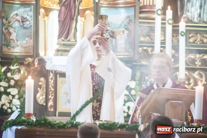 Zdjęcie w galerii na portalu naszraciborz.pl: Parafia WNMP dała Kościołowi nowego kapłana. Prymicje ks. Patryka Wramby  wiadomości z regionu
