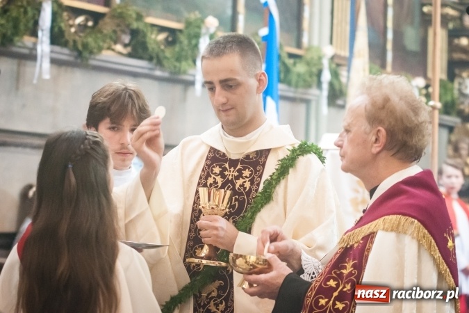 Zdjęcie w galerii na portalu naszraciborz.pl: Parafia WNMP dała Kościołowi nowego kapłana. Prymicje ks. Patryka Wramby  wiadomości z regionu