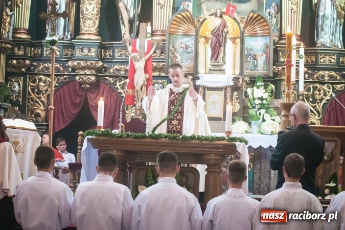 Zdjęcie w galerii na portalu naszraciborz.pl: Parafia WNMP dała Kościołowi nowego kapłana. Prymicje ks. Patryka Wramby  wiadomości z regionu