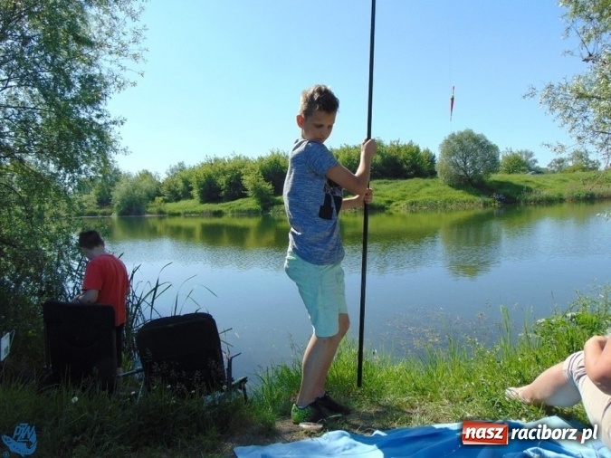 Zdjęcie w galerii na portalu naszraciborz.pl: Wędkarski Dzień Dziecka Koła Racibórz Miasto  wiadomości z regionu