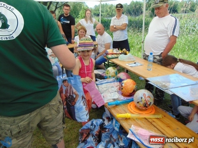 Zdjęcie w galerii na portalu naszraciborz.pl: Wędkarski Dzień Dziecka Koła Racibórz Miasto  wiadomości z regionu