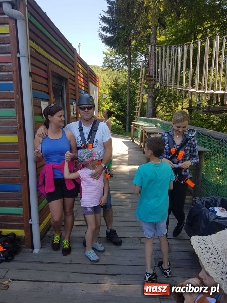 Zdjęcie w galerii na portalu naszraciborz.pl: Pracownicy firmy Dentica24 na rodzinnym pikniku w Ustroniu wiadomości z regionu