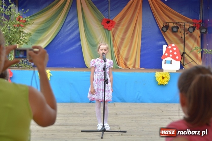 Zdjęcie w galerii na portalu naszraciborz.pl: Familiada i inne atrakcje na festynie rodzinnym w Krzyżanowicach wiadomości z regionu