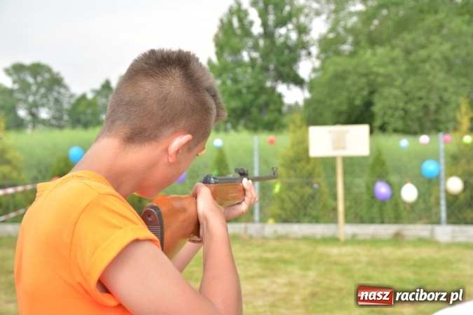 Zdjęcie w galerii na portalu naszraciborz.pl: Familiada i inne atrakcje na festynie rodzinnym w Krzyżanowicach wiadomości z regionu