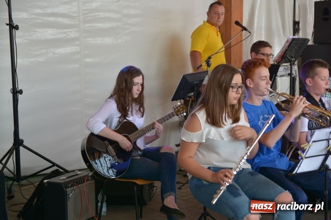 Zdjęcie w galerii na portalu naszraciborz.pl: Familiada i inne atrakcje na festynie rodzinnym w Krzyżanowicach wiadomości z regionu