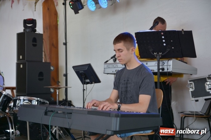 Zdjęcie w galerii na portalu naszraciborz.pl: Familiada i inne atrakcje na festynie rodzinnym w Krzyżanowicach wiadomości z regionu