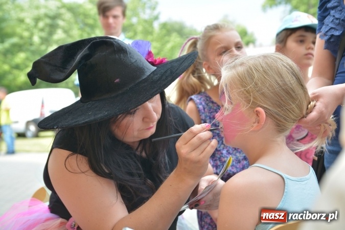 Zdjęcie w galerii na portalu naszraciborz.pl: Familiada i inne atrakcje na festynie rodzinnym w Krzyżanowicach wiadomości z regionu