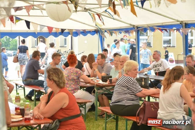 Zdjęcie w galerii na portalu naszraciborz.pl: Familiada i inne atrakcje na festynie rodzinnym w Krzyżanowicach wiadomości z regionu