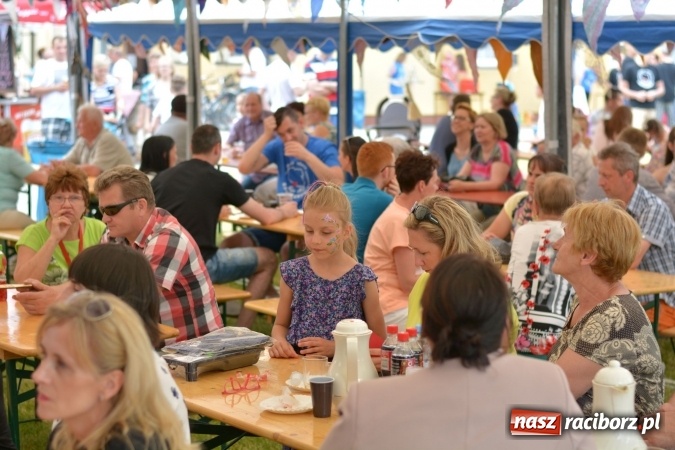Zdjęcie w galerii na portalu naszraciborz.pl: Familiada i inne atrakcje na festynie rodzinnym w Krzyżanowicach wiadomości z regionu