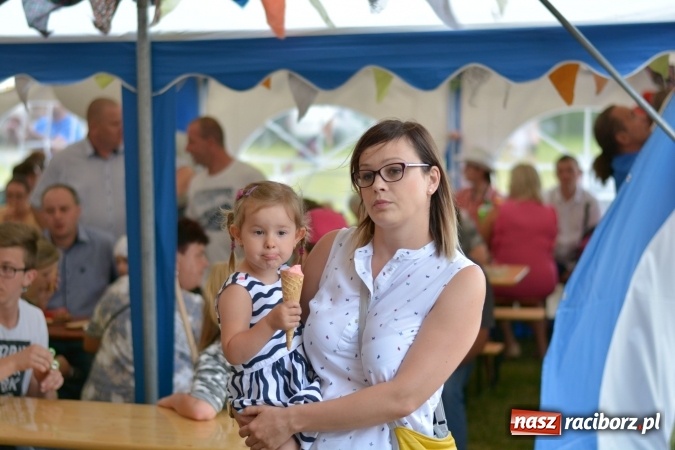 Zdjęcie w galerii na portalu naszraciborz.pl: Familiada i inne atrakcje na festynie rodzinnym w Krzyżanowicach wiadomości z regionu