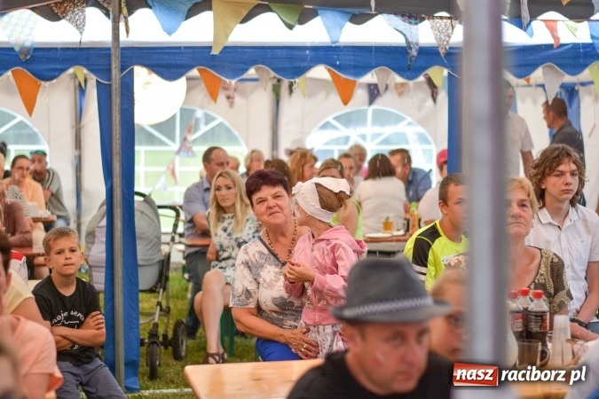 Zdjęcie w galerii na portalu naszraciborz.pl: Familiada i inne atrakcje na festynie rodzinnym w Krzyżanowicach wiadomości z regionu