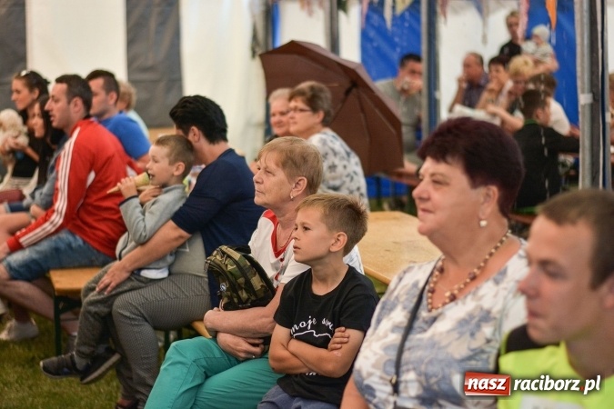 Zdjęcie w galerii na portalu naszraciborz.pl: Familiada i inne atrakcje na festynie rodzinnym w Krzyżanowicach wiadomości z regionu