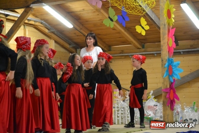 Zdjęcie w galerii na portalu naszraciborz.pl: Rodzinny piknik na siedemdziesięciolecie Przedszkola w Rudach wiadomości z regionu