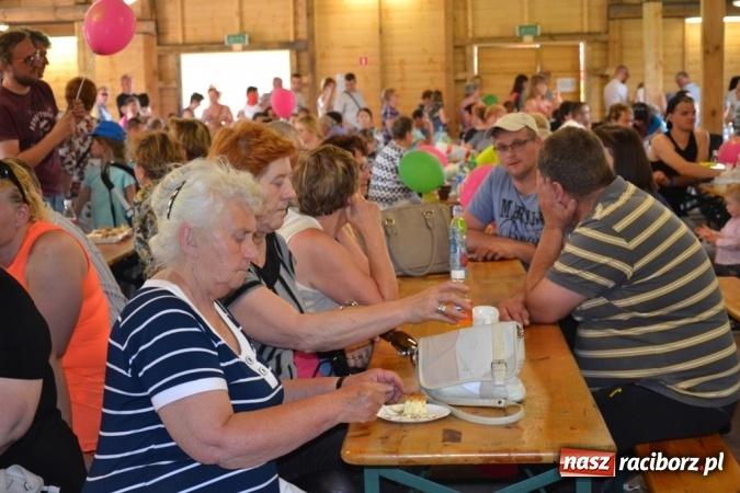 Zdjęcie w galerii na portalu naszraciborz.pl: Rodzinny piknik na siedemdziesięciolecie Przedszkola w Rudach wiadomości z regionu