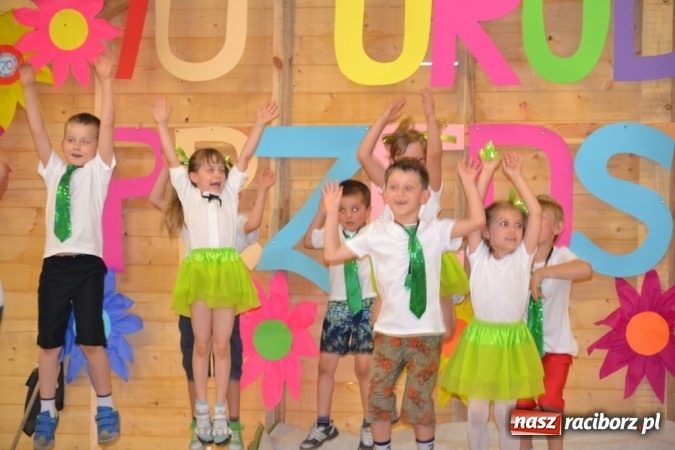 Zdjęcie w galerii na portalu naszraciborz.pl: Rodzinny piknik na siedemdziesięciolecie Przedszkola w Rudach wiadomości z regionu