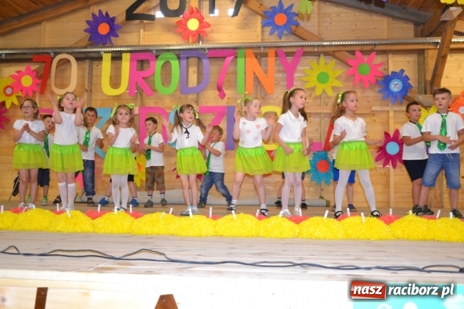 Zdjęcie w galerii na portalu naszraciborz.pl: Rodzinny piknik na siedemdziesięciolecie Przedszkola w Rudach wiadomości z regionu