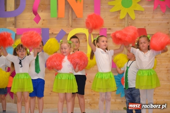 Zdjęcie w galerii na portalu naszraciborz.pl: Rodzinny piknik na siedemdziesięciolecie Przedszkola w Rudach wiadomości z regionu