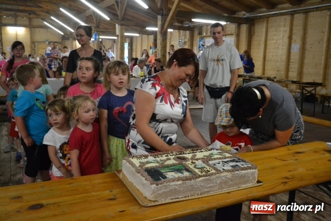 Zdjęcie w galerii na portalu naszraciborz.pl: Rodzinny piknik na siedemdziesięciolecie Przedszkola w Rudach wiadomości z regionu