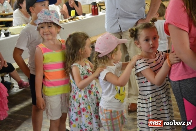 Zdjęcie w galerii na portalu naszraciborz.pl: Rodzinny piknik na siedemdziesięciolecie Przedszkola w Rudach wiadomości z regionu