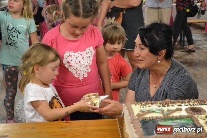 Zdjęcie w galerii na portalu naszraciborz.pl: Rodzinny piknik na siedemdziesięciolecie Przedszkola w Rudach wiadomości z regionu