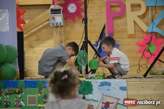 Zdjęcie w galerii na portalu naszraciborz.pl: Rodzinny piknik na siedemdziesięciolecie Przedszkola w Rudach wiadomości z regionu