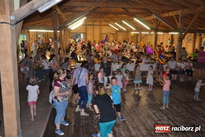 Zdjęcie w galerii na portalu naszraciborz.pl: Rodzinny piknik na siedemdziesięciolecie Przedszkola w Rudach wiadomości z regionu